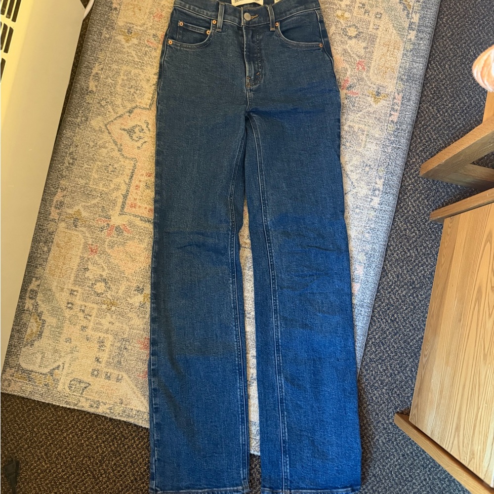 Aritzia Denim Forum The 90s Snatched Mid-Rise Straight Jean